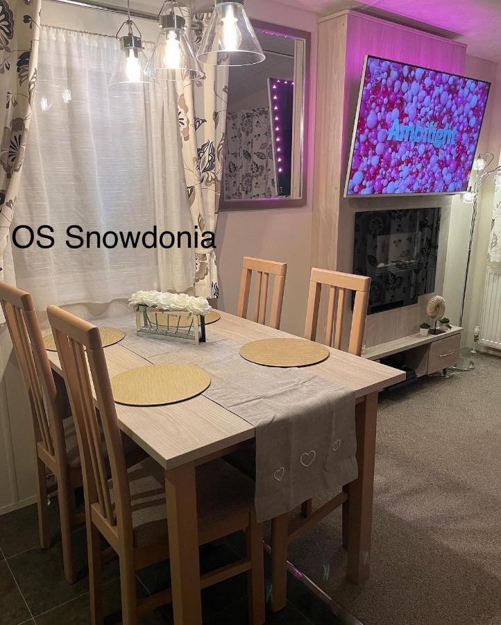 Snowdonia Holidays Caravan Hire - Aberdunant Park - 111 Silver Birch Портмадог Экстерьер фото